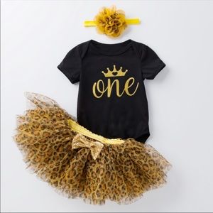 ⭐️Host Pick⭐️ SALE 3M,6M ONE Baby Birthday Set
